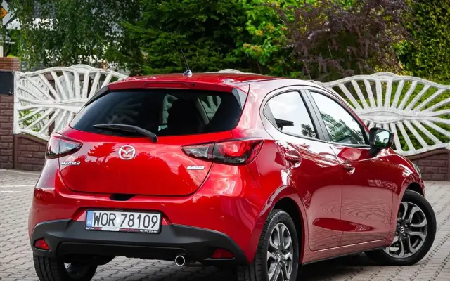 MAZDA 2 SKYACTIV-D 105 Exclusive-Line