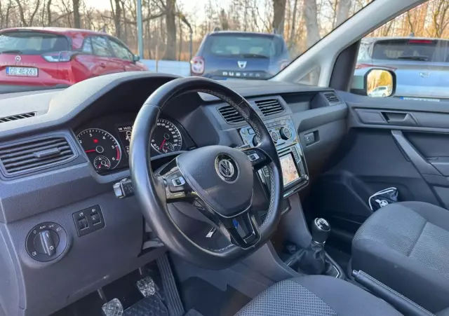 VOLKSWAGEN Caddy 