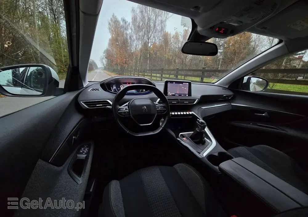 PEUGEOT 5008 PureTech 130 Active