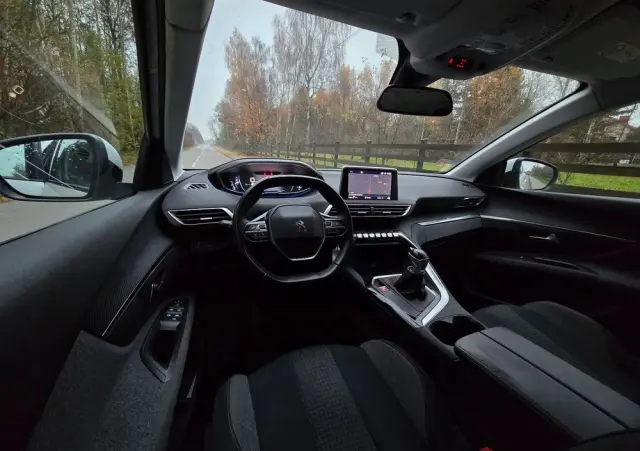 PEUGEOT 5008 PureTech 130 Active