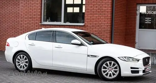 JAGUAR XE 
