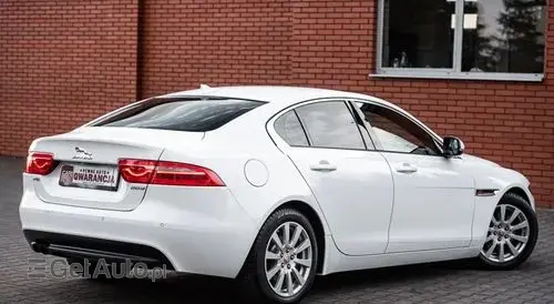 JAGUAR XE 