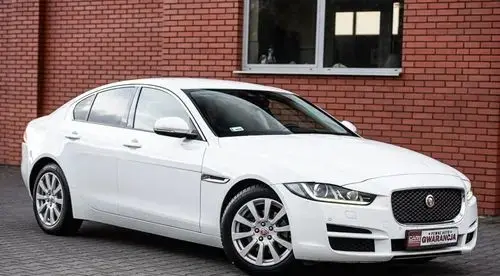 JAGUAR XE 