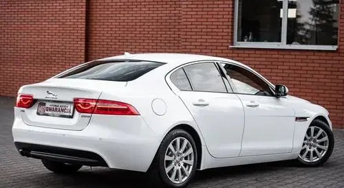 JAGUAR XE 