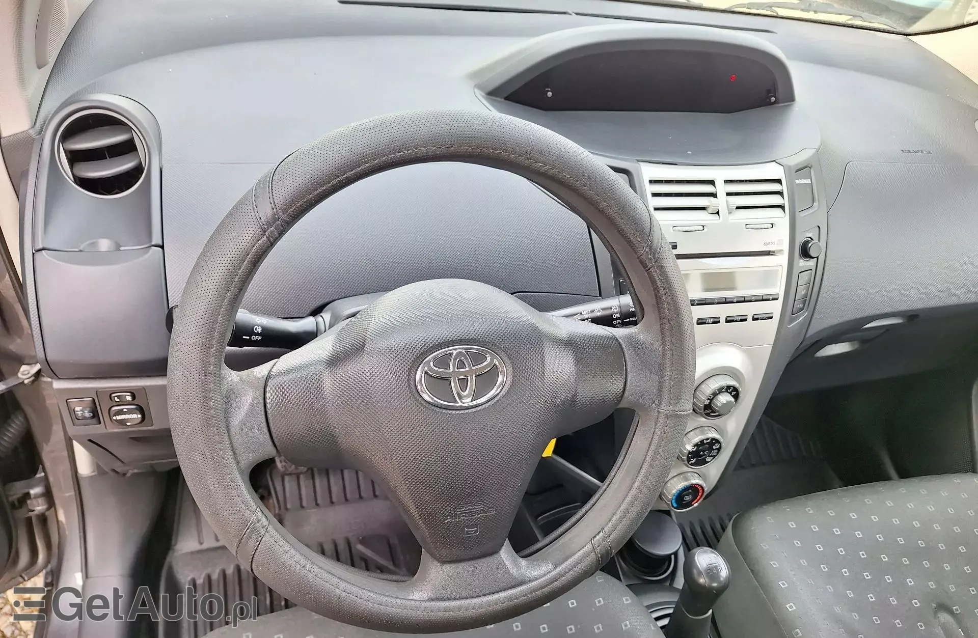 TOYOTA Yaris 1.0 i VVT-i (69 KM)