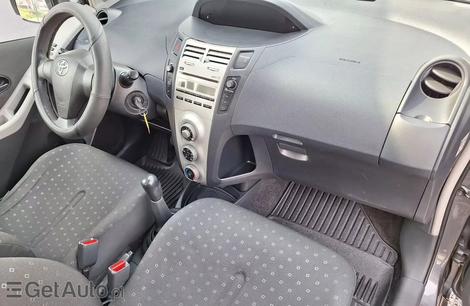 TOYOTA Yaris 1.0 i VVT-i (69 KM)