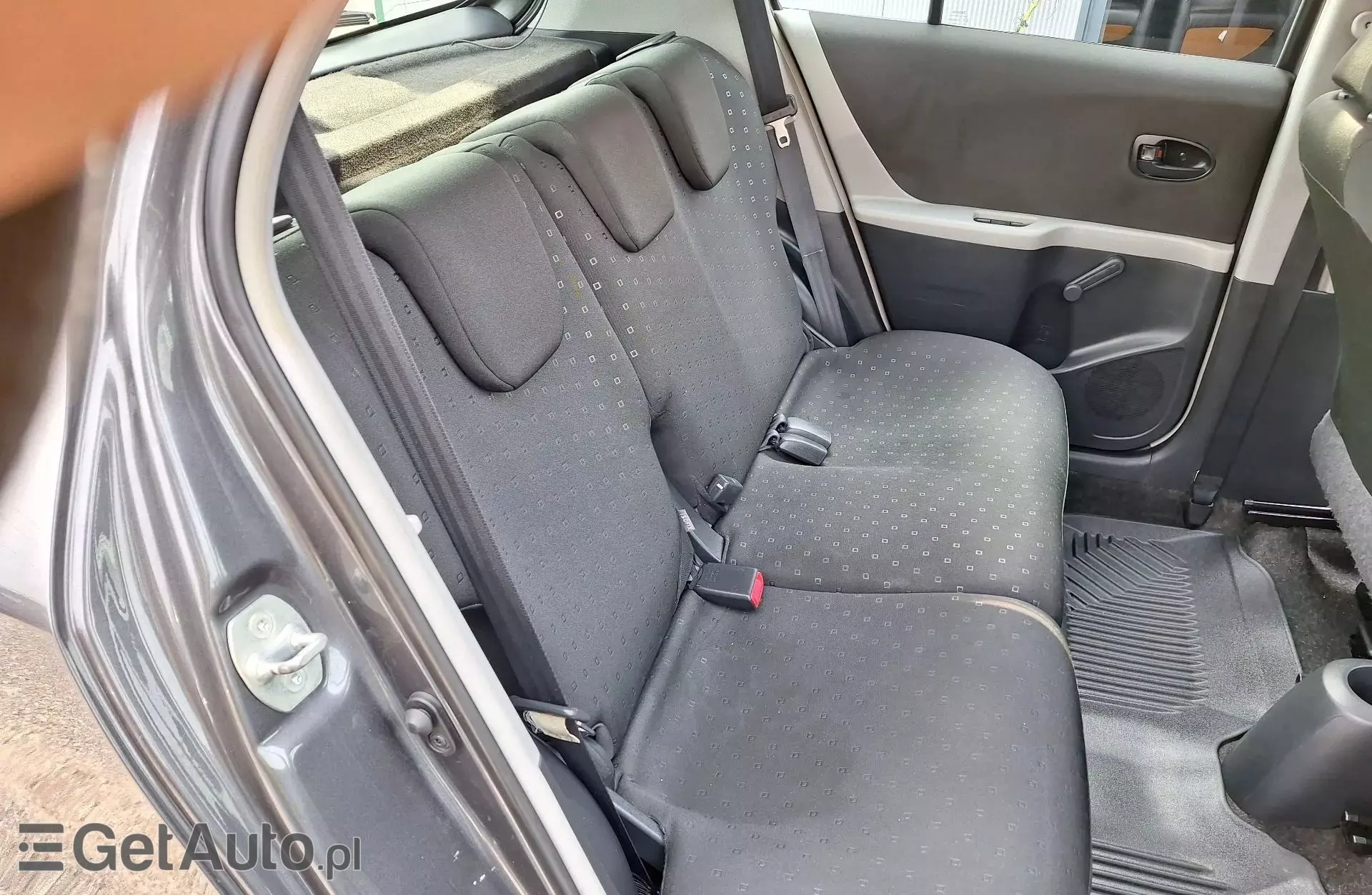 TOYOTA Yaris 1.0 i VVT-i (69 KM)