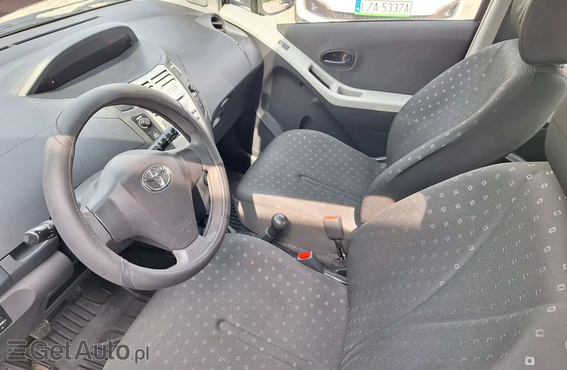 TOYOTA Yaris 1.0 i VVT-i (69 KM)