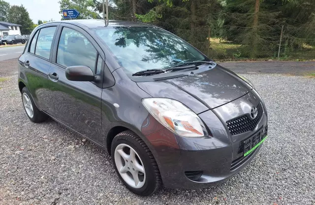 TOYOTA Yaris 1.0 i VVT-i (69 KM)