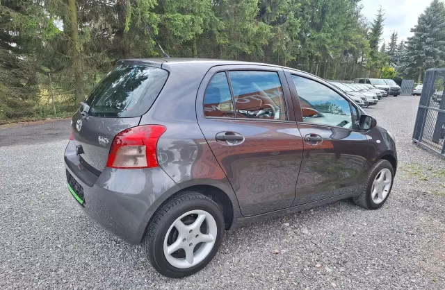 TOYOTA Yaris 1.0 i VVT-i (69 KM)