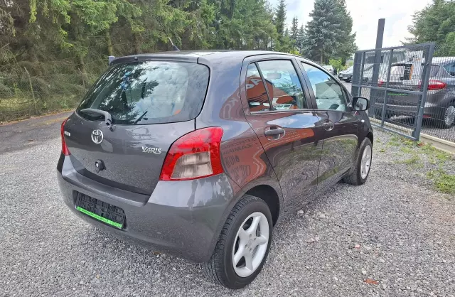 TOYOTA Yaris 1.0 i VVT-i (69 KM)