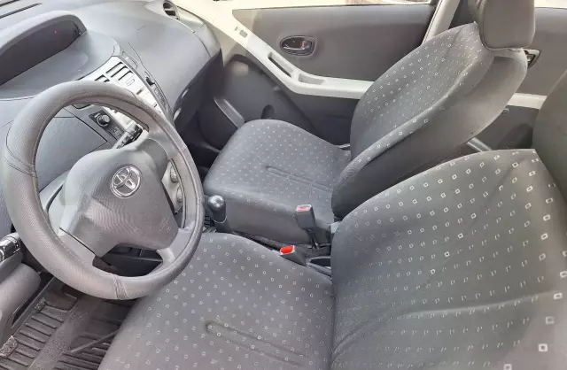 TOYOTA Yaris 1.0 i VVT-i (69 KM)