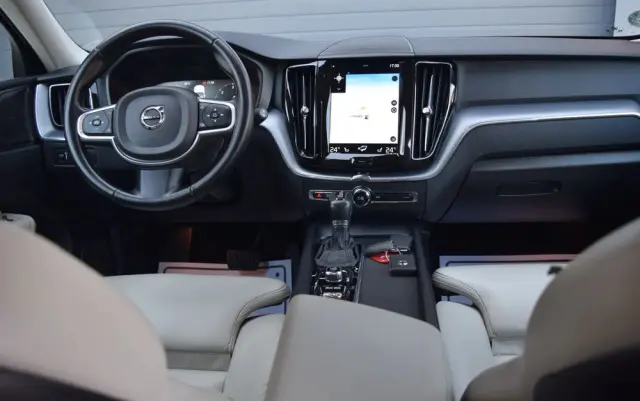 VOLVO XC 60 D4 Geartronic Momentum Pro