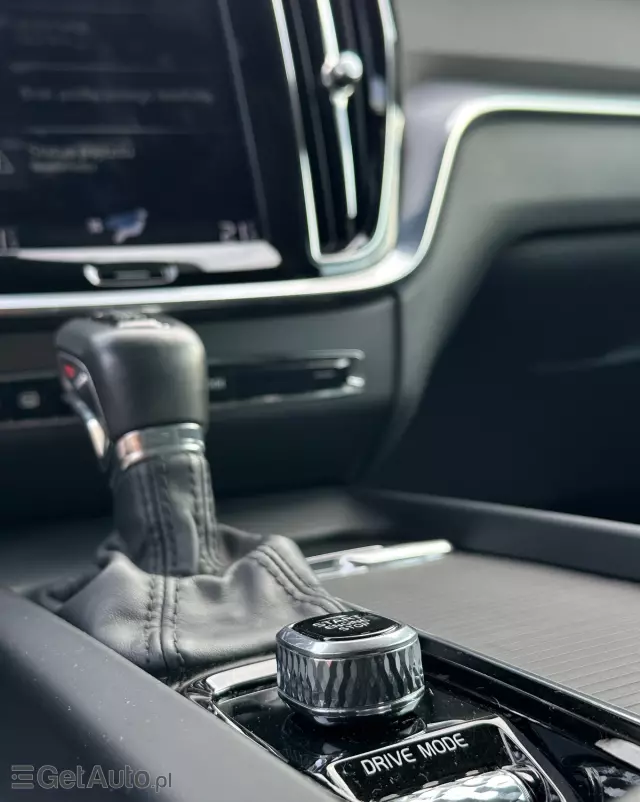 VOLVO V60 Momentum Getr