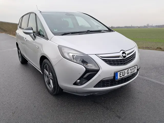 OPEL Zafira Cosmo Aut.