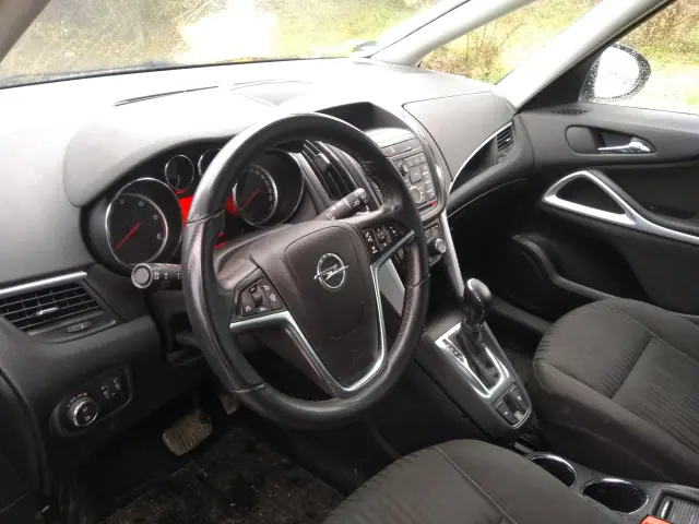 OPEL Zafira Cosmo Aut.