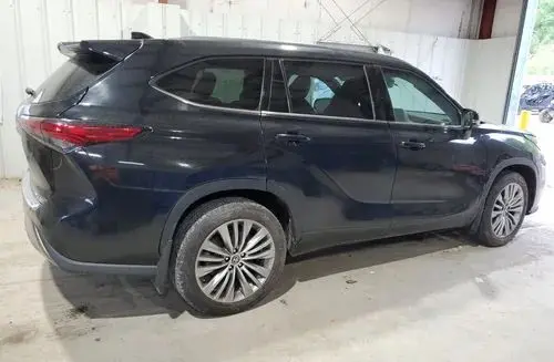 TOYOTA Highlander 