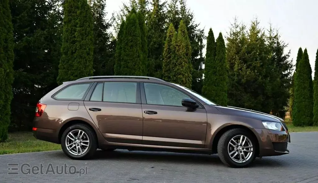 SKODA Octavia 