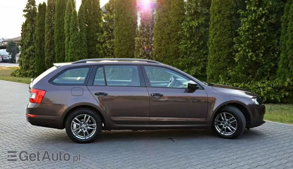 SKODA Octavia 