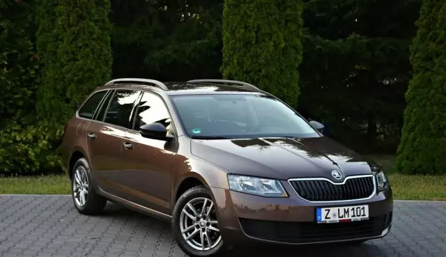 SKODA Octavia 