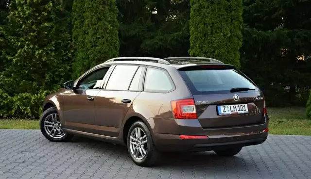 SKODA Octavia 