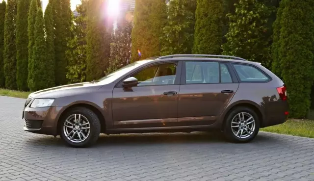 SKODA Octavia 