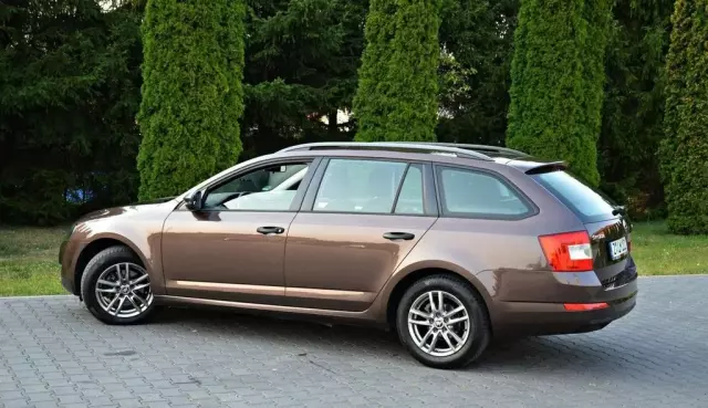 SKODA Octavia 