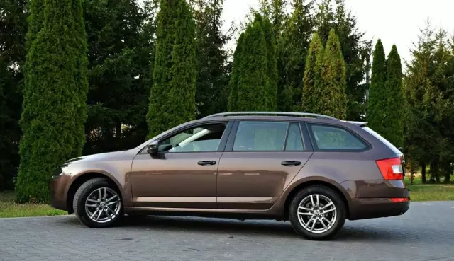SKODA Octavia 
