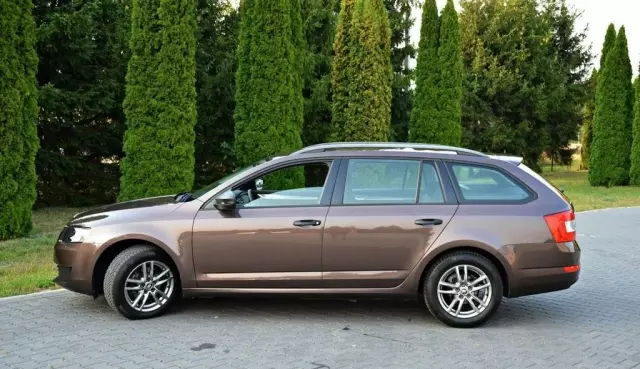 SKODA Octavia 