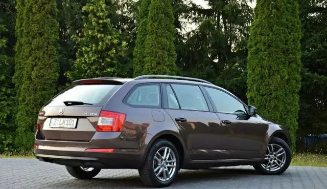 SKODA Octavia 