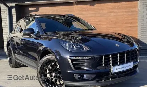 PORSCHE Macan 