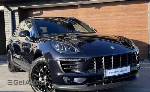 PORSCHE Macan 