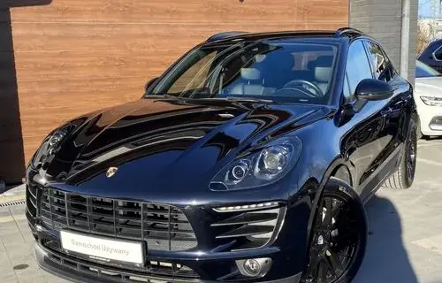 PORSCHE Macan 