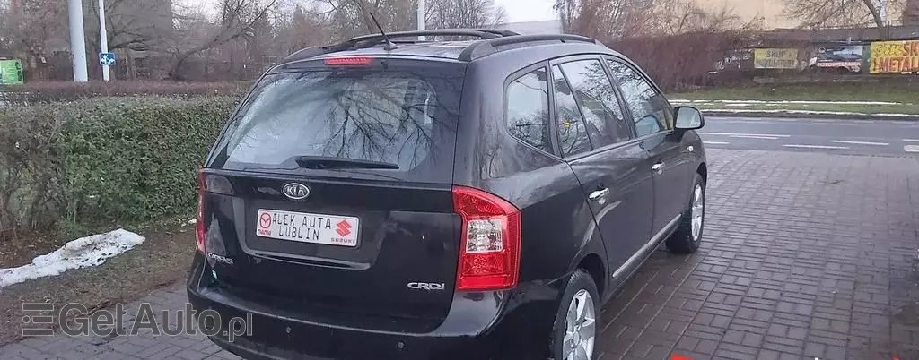 KIA Carens 