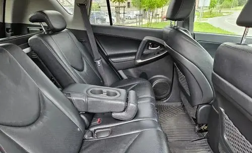 TOYOTA Rav 4 