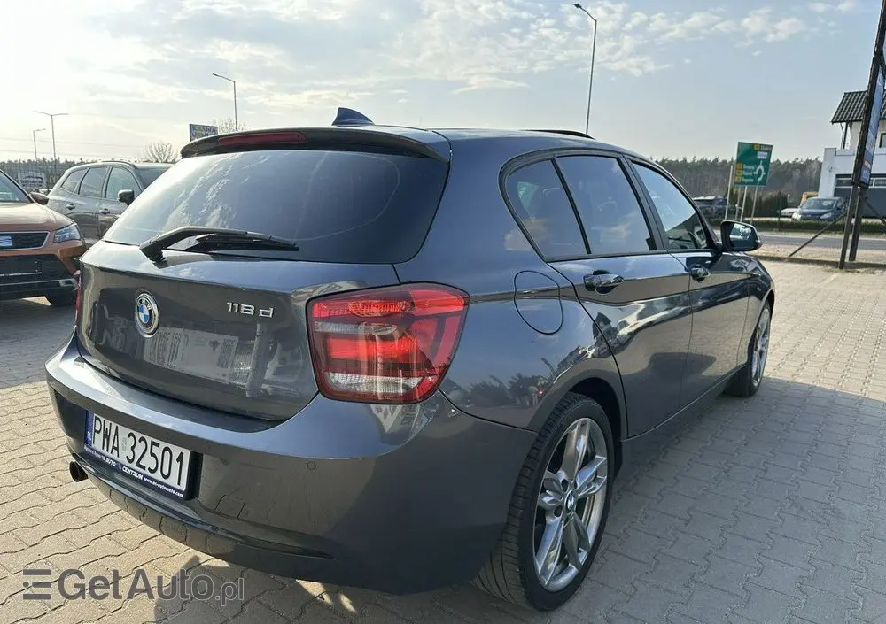 BMW Seria 1 118d Sport Line