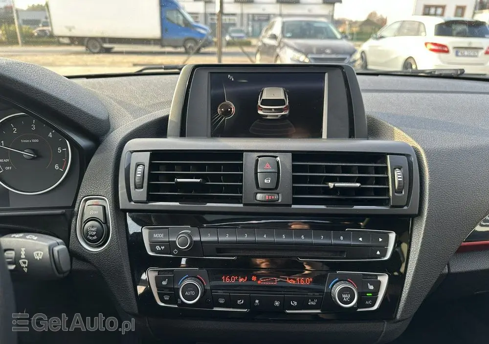 BMW Seria 1 118d Sport Line