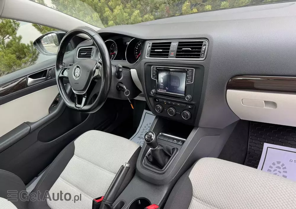 VOLKSWAGEN Jetta 1.4 TSI BMT Comfortline