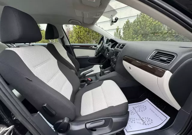 VOLKSWAGEN Jetta 1.4 TSI BMT Comfortline