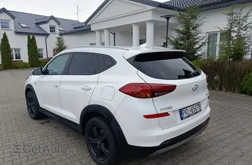 HYUNDAI Tucson 