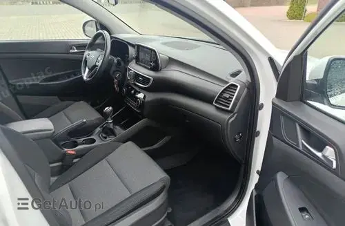 HYUNDAI Tucson 