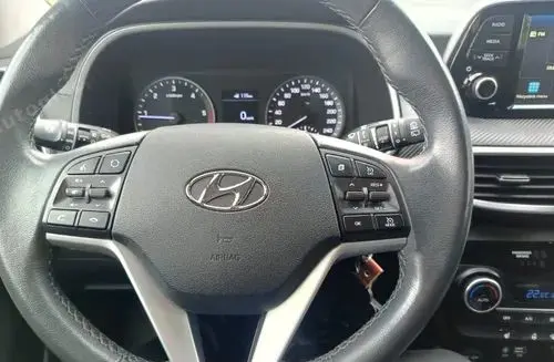 HYUNDAI Tucson 