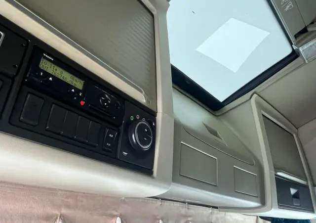 VOLVO FH460 SUPER STAN /  Import Francja 