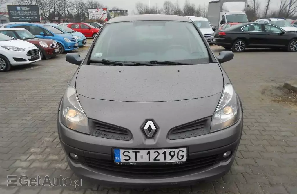 RENAULT Clio 