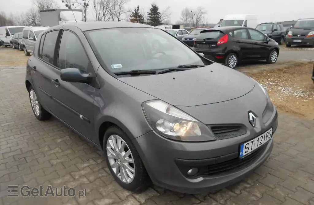 RENAULT Clio 