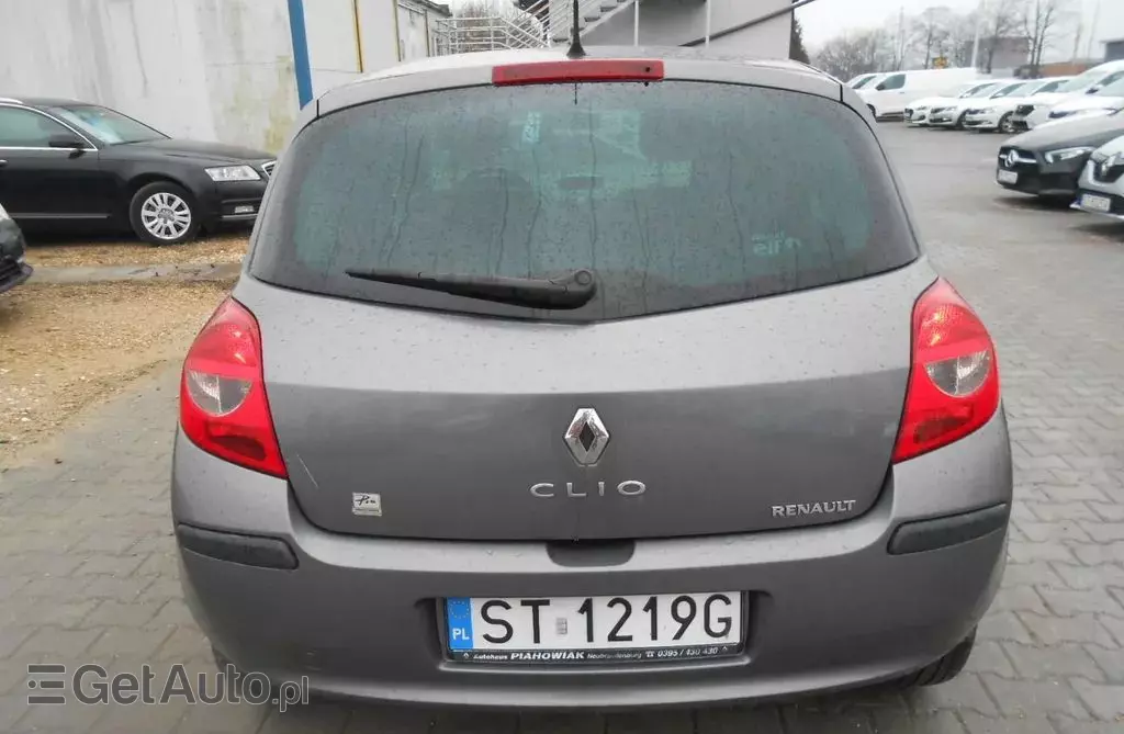 RENAULT Clio 