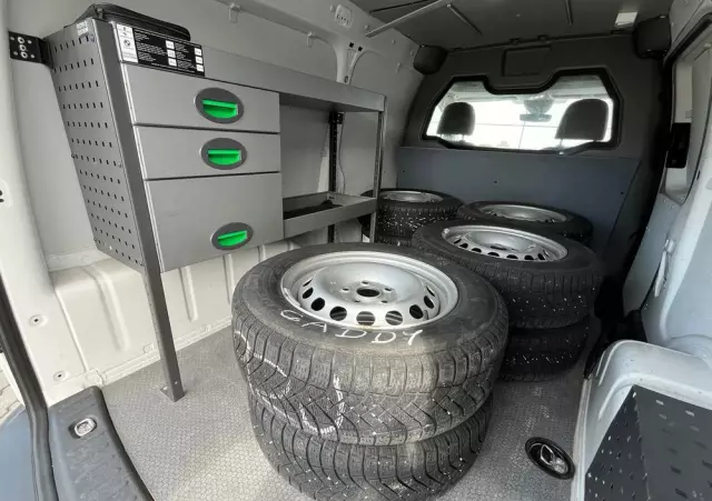 VOLKSWAGEN Caddy Maxi 