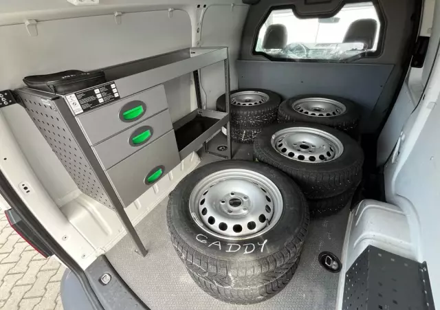 VOLKSWAGEN Caddy Maxi 