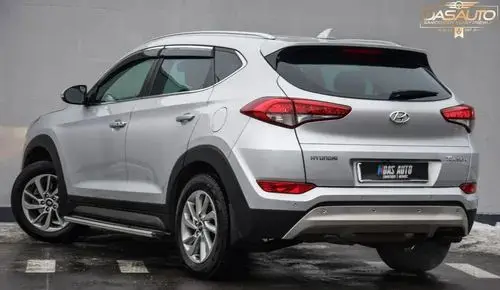 HYUNDAI Tucson 