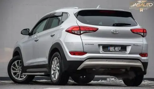 HYUNDAI Tucson 